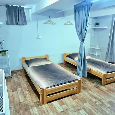 Simple Apartment Near Hockey & Football Arena Bratislava Buitenkant foto